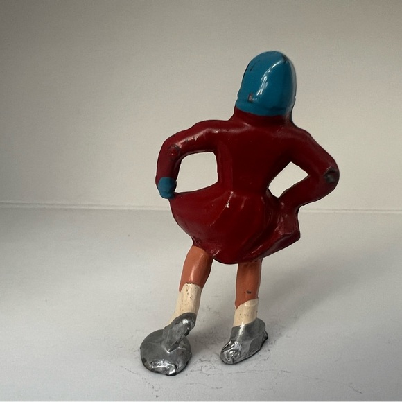 Vintage Lead Christmas Figure
Female Skater Red And Blue. - Picture 3 of 4